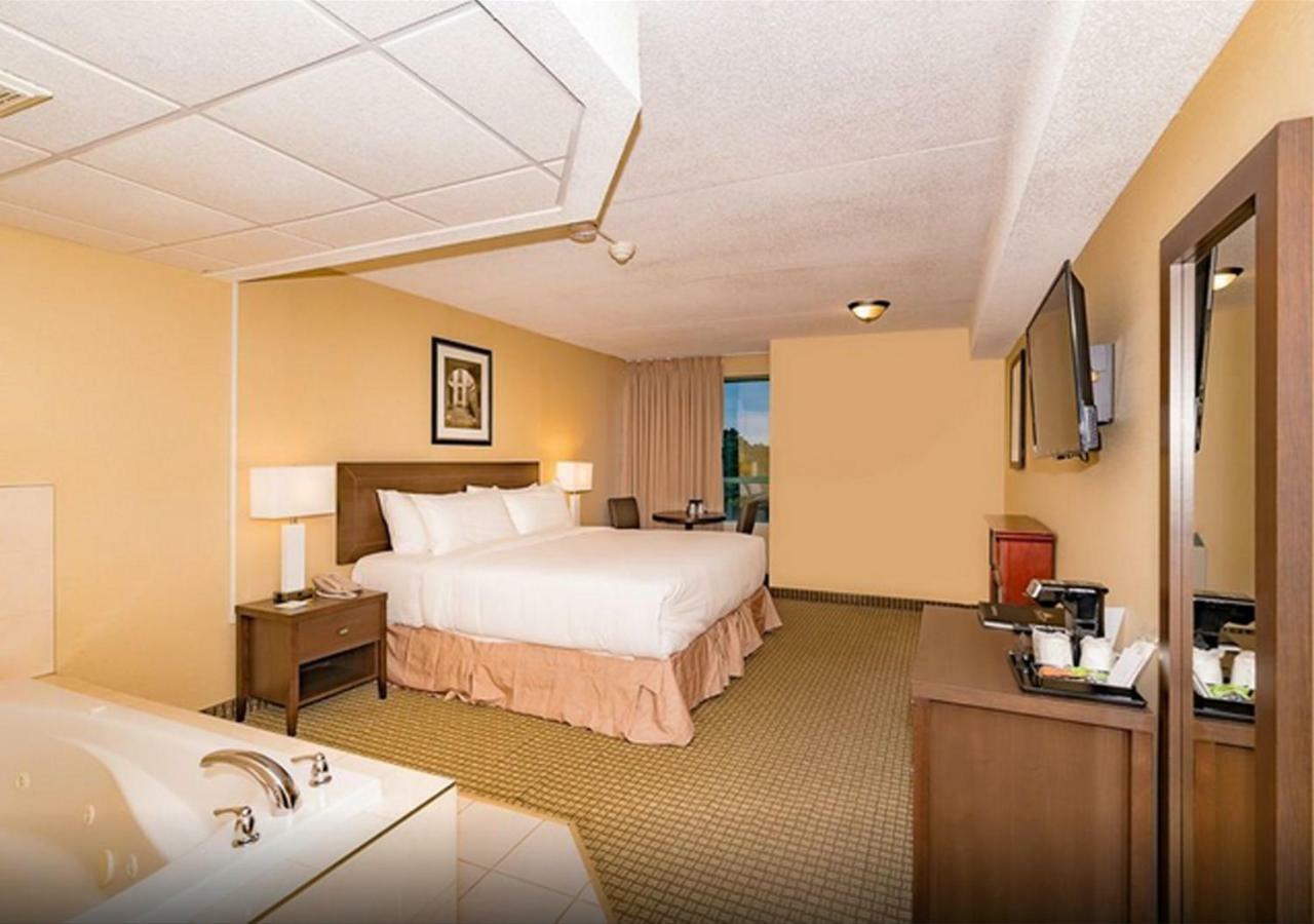 Days Inn By Wyndham Niagara Falls Lundys Lane Exterior photo